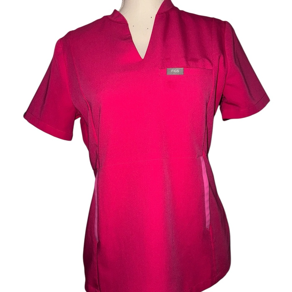 FIGS SHOCKING PINK SLIM ODESA SCRUB TOP (SMALL)